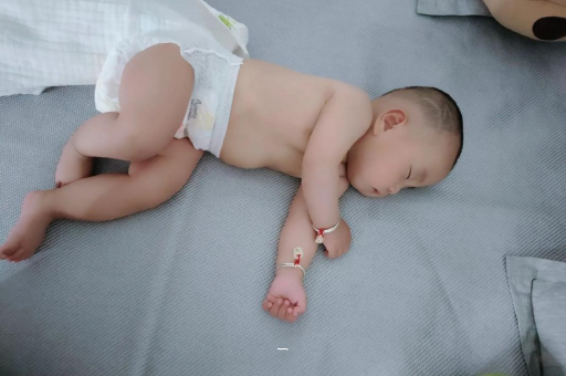 余江宝宝老打喷嚏怎么办